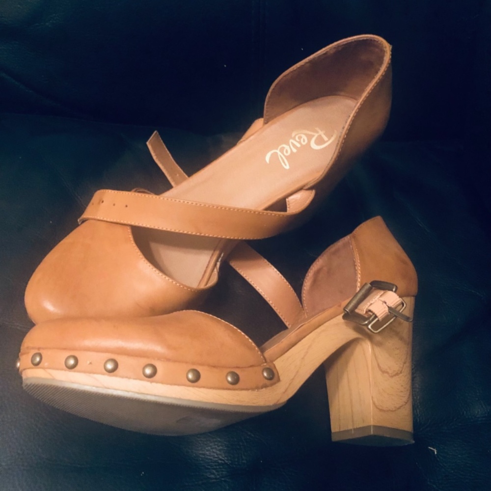 Clogs - Picture 2 of 2